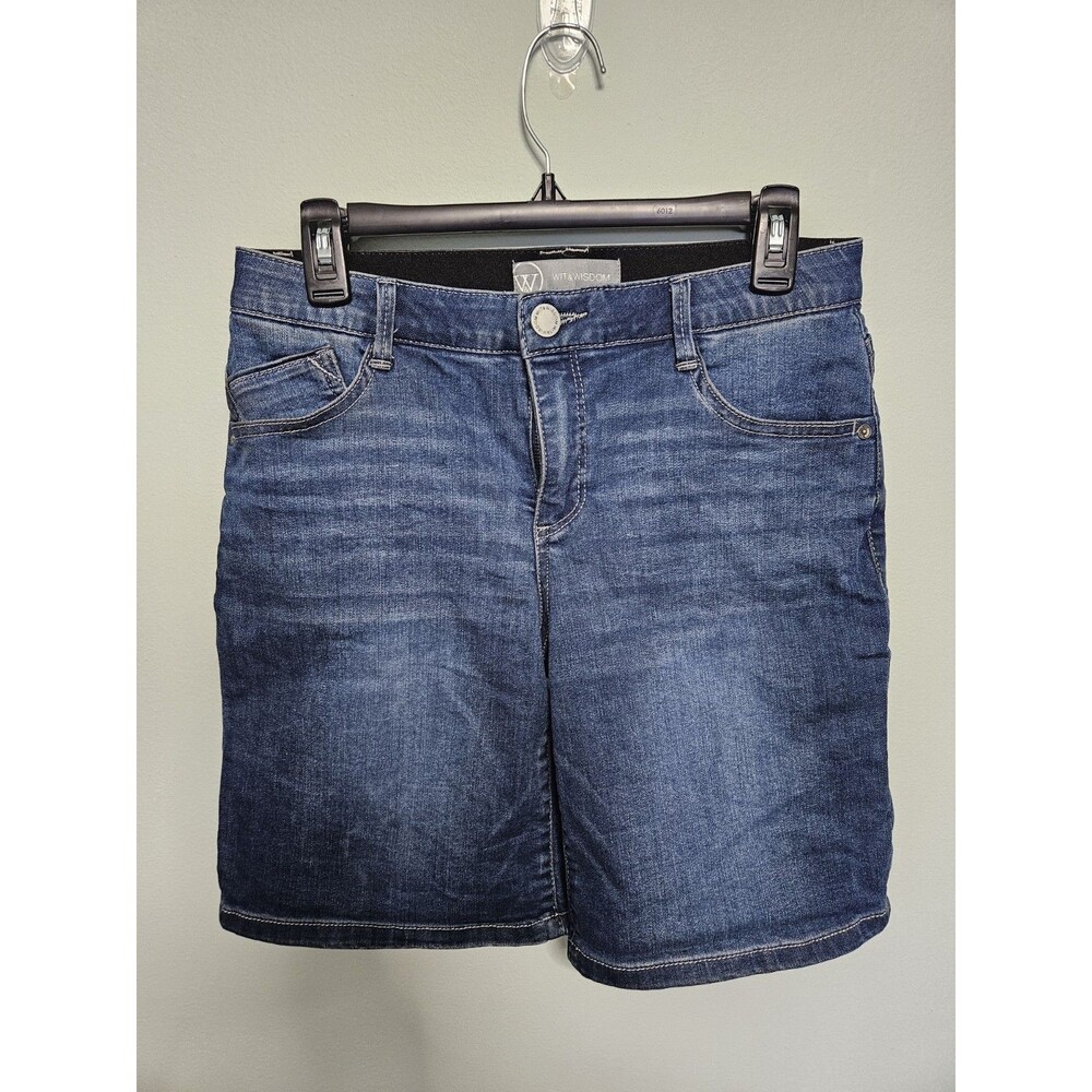 Sz 6 - Wit and Wisdom Women’s Light Wash Jean Shorts
